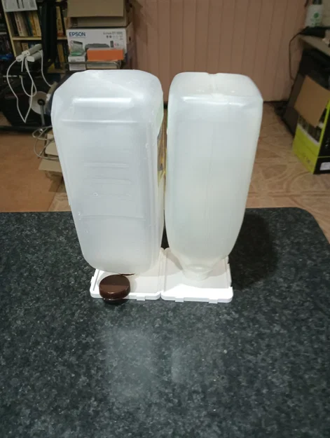 Giá úp ngược chai nhựa 2L: Giải pháp tiện ích cho nhà bếp gọn gàng - Image 1