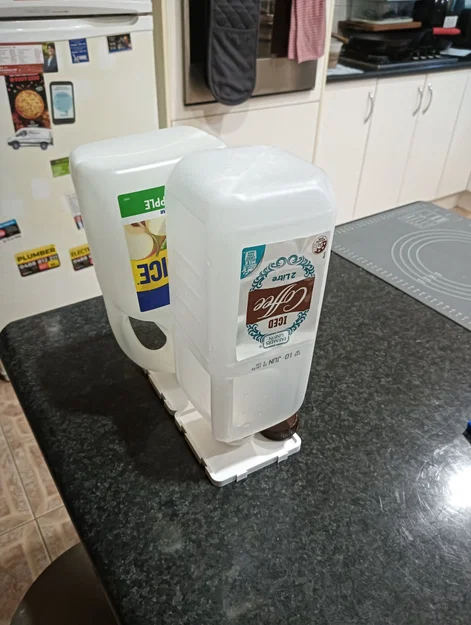 Giá úp ngược chai nhựa 2L: Giải pháp tiện ích cho nhà bếp gọn gàng - Image 2