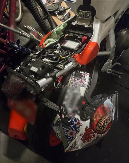 Móc treo mũ bảo hiểm cho xe Honda XSR900GP - Image 2
