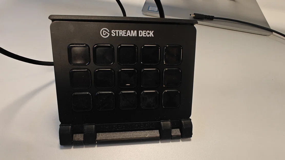 Chân đế bảo vệ khi di chuyển cho Elgato Stream Deck MK.2 - Image 1