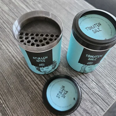 Nắp rắc gia vị Just Spice in 3D tiện lợi cho căn bếp