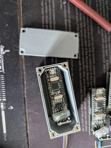 Vỏ hộp chắc chắn cho Arduino Nano (Sử dụng ốc vít và threaded inserts) - Image 1