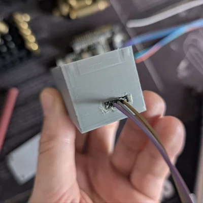 Vỏ hộp chắc chắn cho Arduino Nano (Sử dụng ốc vít và threaded inserts)