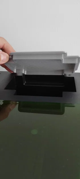 Nắp đậy khe cắm bình nhựa tự động cho UniFormation GK3 - Image 1