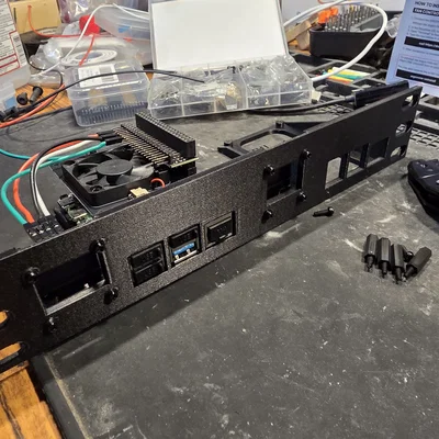 Giá gắn Pi4B chuẩn rack 10-inch kèm màn hình OLED