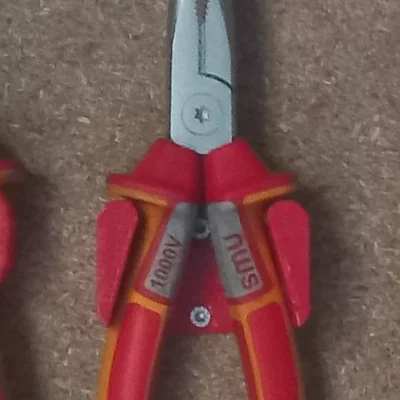 Giá treo kìm NWS (NWS pliers holder) - Giải pháp lưu trữ đồ nghề