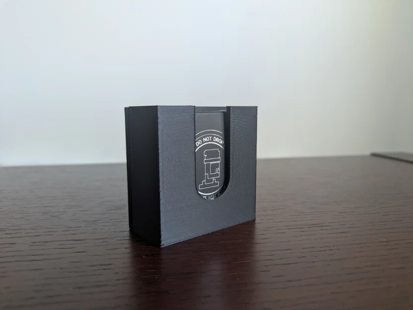 Đế trưng bày đồng xu LTT (LTT Coin Display Stand/Case) - Image 3
