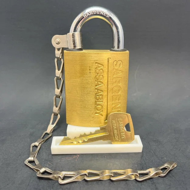 Giá Trưng Bày Ổ Khóa Cỡ Lớn Kèm Khay Để Chìa (Padlock Display Stand) - Image 1