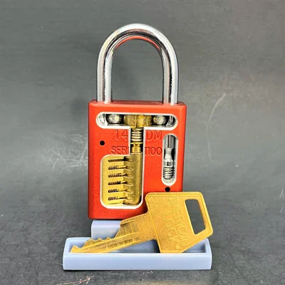 Kệ Trưng Bày Ổ Khóa Padlock (Medium Flat Body Locks) 3D