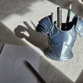 The Knight's Guard — Ống Cắm Bút Hình Giáp Hiệp Sĩ - Thumbnail 1