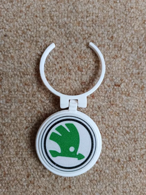 Nắp đậy lon nước 0,33L và 0,5L với logo Skoda in 3D cực chất - Image 1