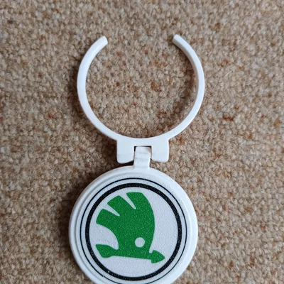 Nắp đậy lon nước 0,33L và 0,5L với logo Skoda in 3D cực chất