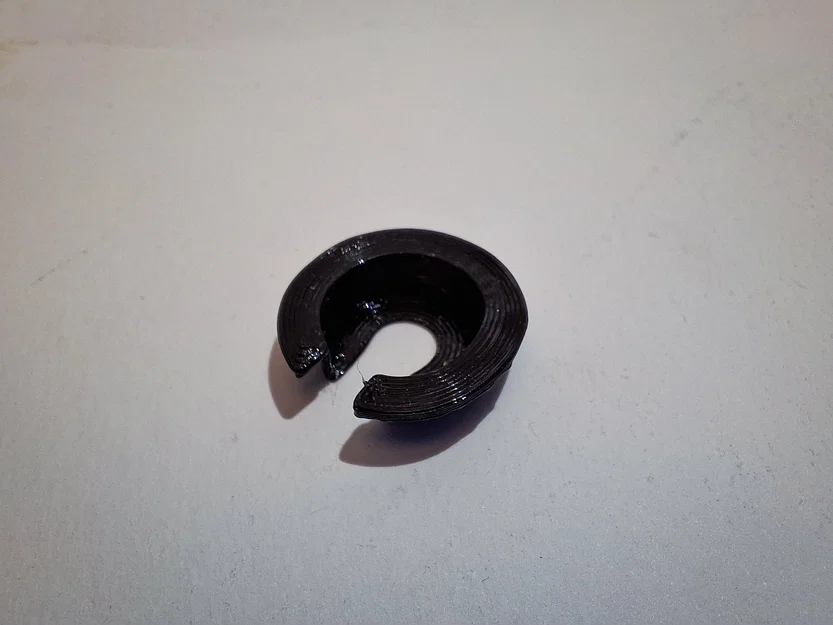 Giải cứu đôi dép - Cách sửa dép xỏ ngón bị rách lỗ cực nhanh - Image 5