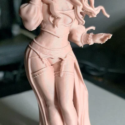 Tượng Nữ Hoàng Tiên (Fairy Queen)