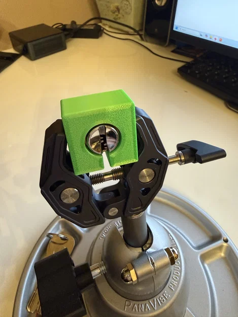 Giá đỡ lõi khóa Megacross (Lockman Megacross Core Holder) cho Locksport - Image 1