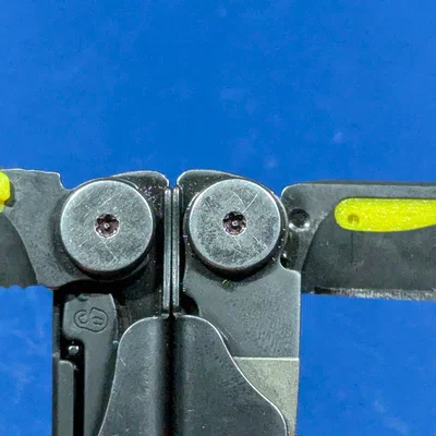Chốt mở ngón cái (Thumb Stud) cho Leatherman Wave+