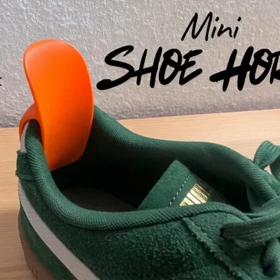 Dụng cụ hỗ trợ xỏ giày mini (Shoe Horn) tiện lợi in 3D
