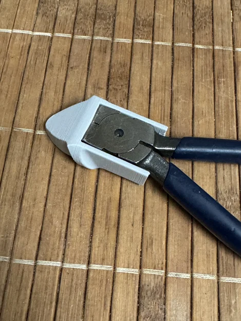 Ốp bảo vệ có nam châm cho kìm nhựa Garant - Image 1