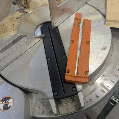 Tấm Lót Khe Cưa (Throat Plate) Cho Máy Cưa Ridgid MS1250