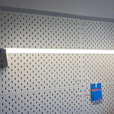 Giá đỡ đèn LED cho bảng treo Skadis (đường kính 28mm)