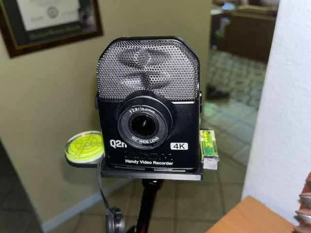 Đế cân bằng cho máy quay Zoom Q2n - Image 1