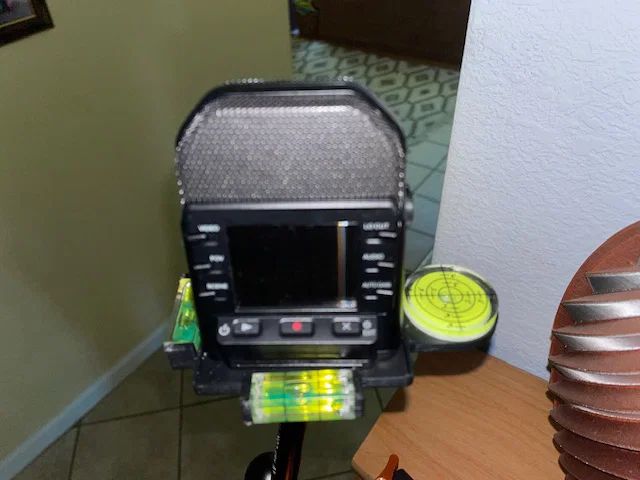 Đế cân bằng cho máy quay Zoom Q2n - Image 2