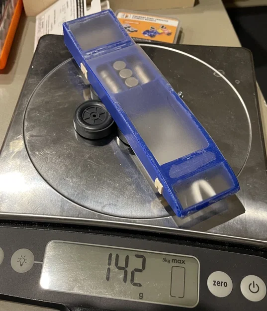Xe đua "Not" Pinewood Derby cho thử thách kỹ thuật - Image 2