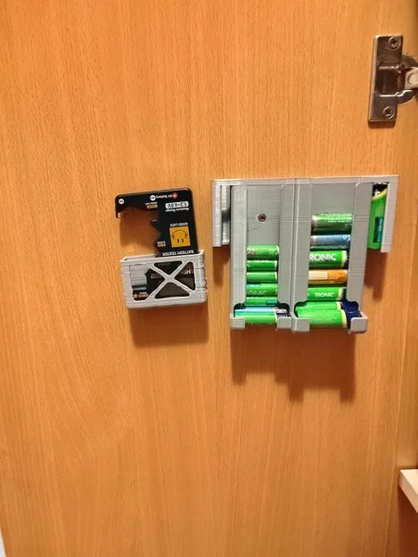 Khay treo máy đo pin và giá đỡ pin 3D gọn gàng tiện lợi - Image 1
