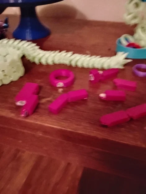 Mô hình người nam châm Magnet Man độc đáo cho người yêu in 3D - Image 2