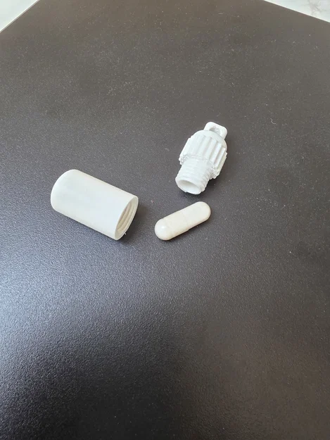 Hộp Đựng Thuốc Cá Nhân Dạng Móc Khóa Nhỏ Gọn In 3D - Image 1