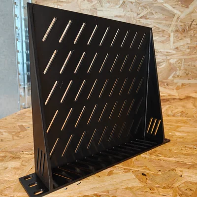 Kệ rack 10-inch cho Homelab với thiết kế mặt trước kín