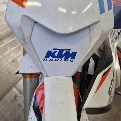 Miếng ốp che đèn pha cho KTM EXC 2024