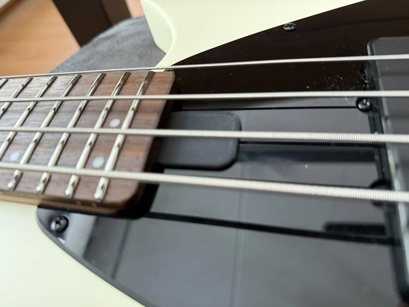 Nắp che truss rod cho đàn Hills HNB3 - Image 1