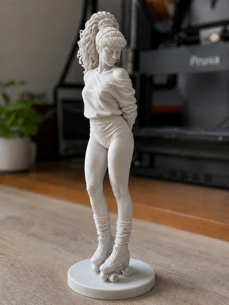 Mô hình cô gái trượt patin (Rollerskate Girl) in 3D nghệ thuật - Image 1