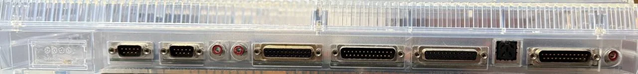 Tấm ốp cổng (Port Backplate) cho Amiga 500 / 500+ - Image 1