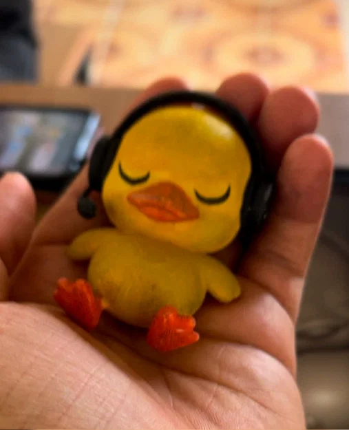 Mô hình chú vịt Chill Duck dễ thương - Image 1