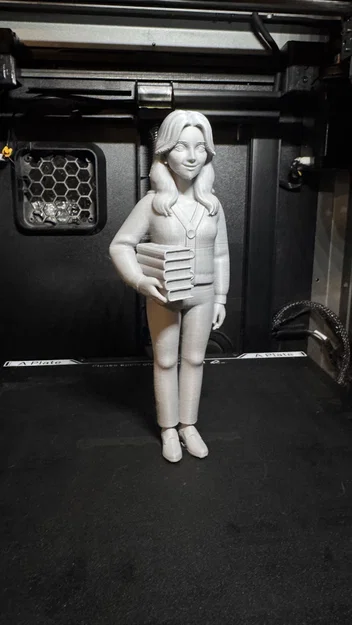 Mô hình cô giáo cầm sách in 3D - Quà tặng ý nghĩa cho thầy cô - Image 1