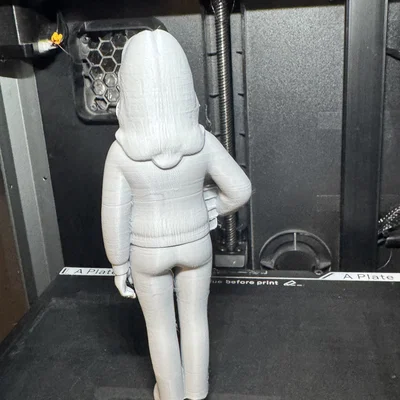 Mô hình cô giáo cầm sách in 3D - Quà tặng ý nghĩa cho thầy cô