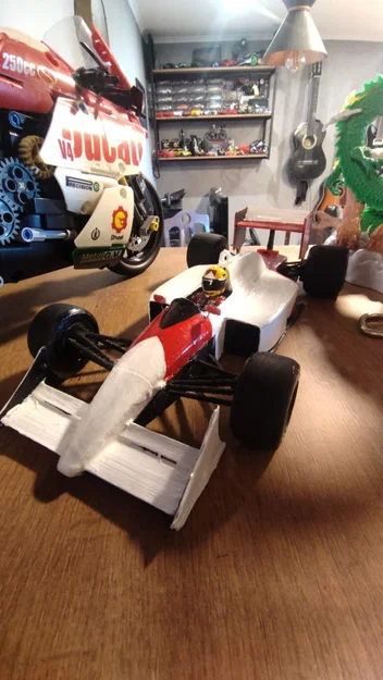 Mô hình tay đua Ayrton Senna (Senna driver) cho xe đua F1 in 3D - Image 1