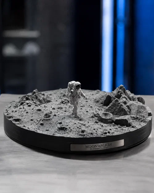 Mô hình 3D Moonwalker: Tượng phi hành gia trên mặt trăng độc đáo - Image 1
