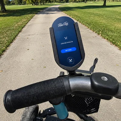 Giá đỡ thiết bị GPS Blue Tees cho xe kéo golf