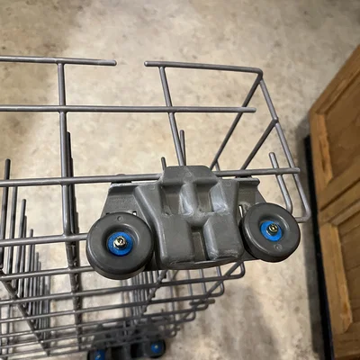 Giải pháp thay thế bánh xe khay máy rửa bát Whirlpool