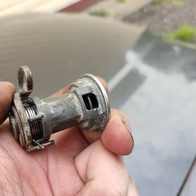 Công cụ hỗ trợ sửa chữa ổ khóa xe Volvo 740/940