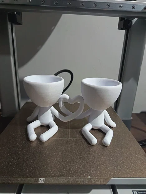Chậu cây trang trí hình cặp đôi đang yêu - Mô hình 3D ấn tượng - Image 1