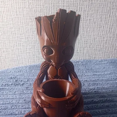 Chậu cây trang trí hình nhân vật Baby Groot