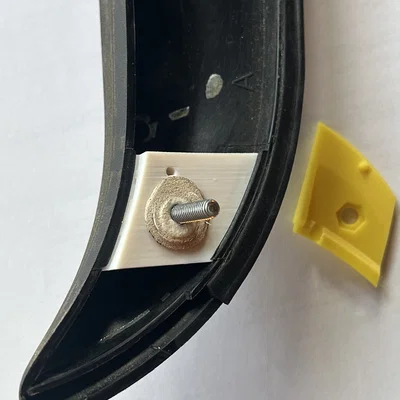 Giá đỡ cánh gió mui xếp Renault Twingo C06 – Bộ phận đỡ bên ngoài