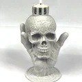 Giá đỡ nến 3D độc đáo: Hình bàn tay thây ma và hộp sọ Gothic - Thumbnail 2