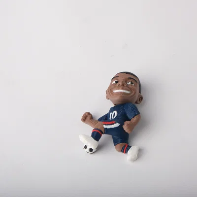 Mô hình sưu tầm Kylian Mbappe với phần đầu lắc lư vui nhộn