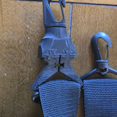Móc khóa Carabiner cho dây đeo vai