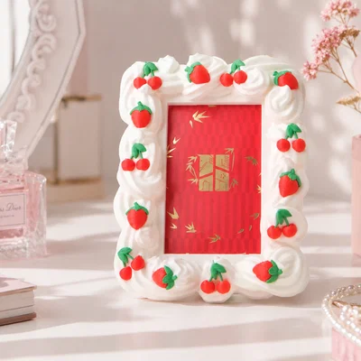 Khung Ảnh Whipped Cream Berry Dễ Thương